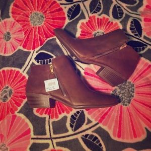 American Eagle booties size 10